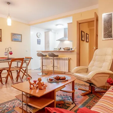 Expoholidays - Centrico Piso Parking Incluido Calle Alvaro Bazan Apartment